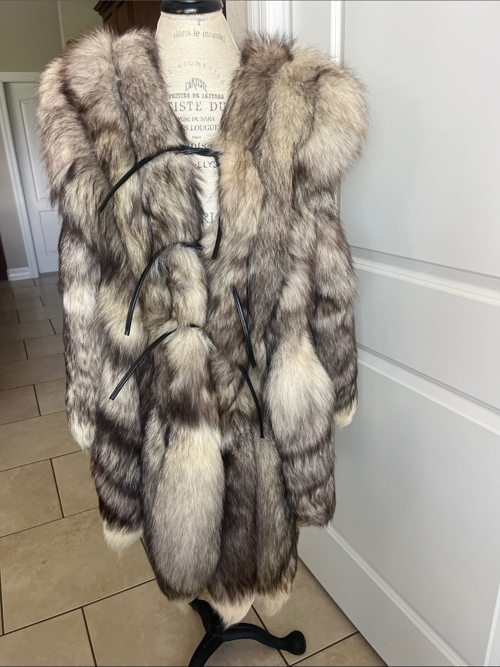 Unique, luxurious silver fox tails vest, W/black leather toggles  Large. Unisex